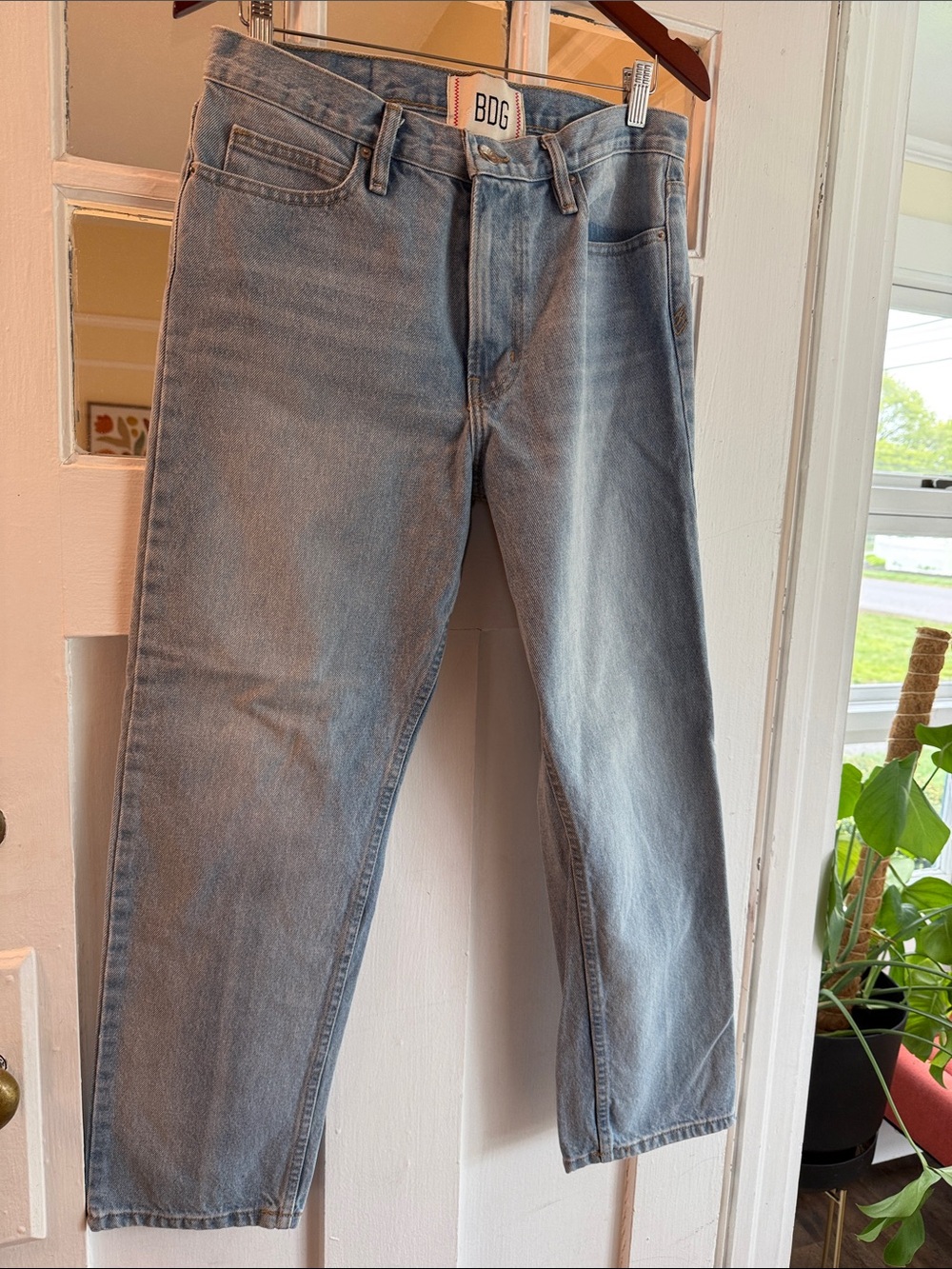 Urban Outfitters BDG Women’s low rise Light Wash Straight-Leg Jeans